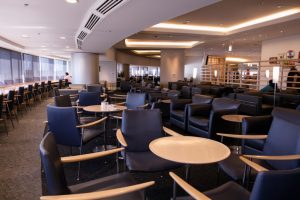 成田空港デルタ航空ラウンジ　デルタスカイクラブ　雰囲気